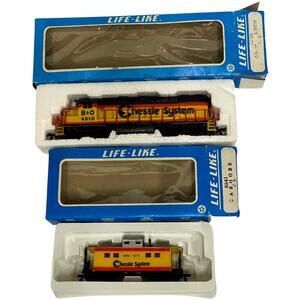 Vintage Life-Like HO Chessie System B&O 4810 Train Locomotive WM 1872 Caboose